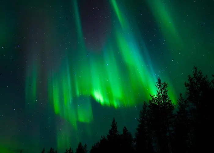 With Chance To Aurora At Center *